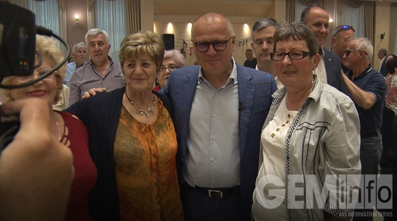 Goarn Vesić sa penzionerima