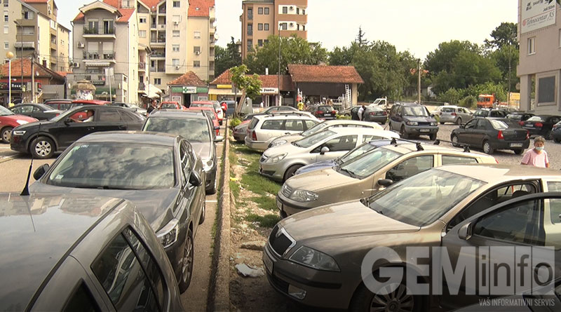 Parking između Amana i Maksija