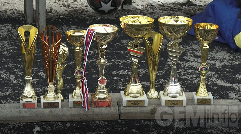 Trofeji FK Real 28