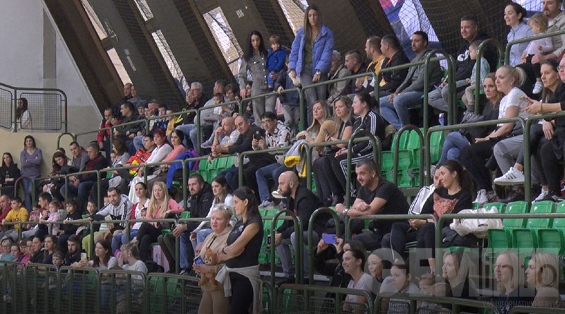 Roditelji na Novogodišnjim igrarijama