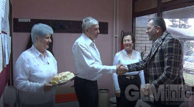 Predsednik opštineu poseti Klubu za starija lica